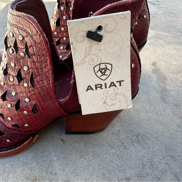 Ariat Dixon Studded Ankle Boots Red Snake Western Cowgirl Size 6.5 NIB - Picture 9 of 13